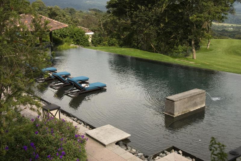 Hotel La Reunion Golf Resort And Residences Antigua Εξωτερικό φωτογραφία