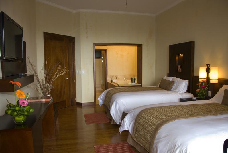 Hotel La Reunion Golf Resort And Residences Antigua Εξωτερικό φωτογραφία