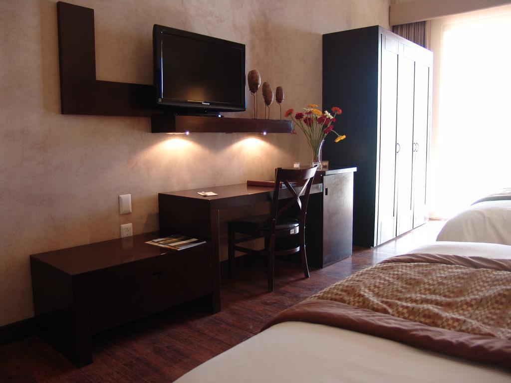 Hotel La Reunion Golf Resort And Residences Antigua Εξωτερικό φωτογραφία