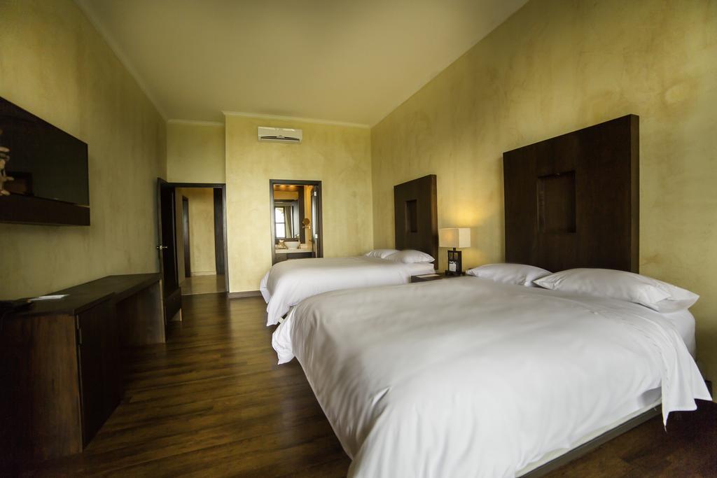 Hotel La Reunion Golf Resort And Residences Antigua Εξωτερικό φωτογραφία