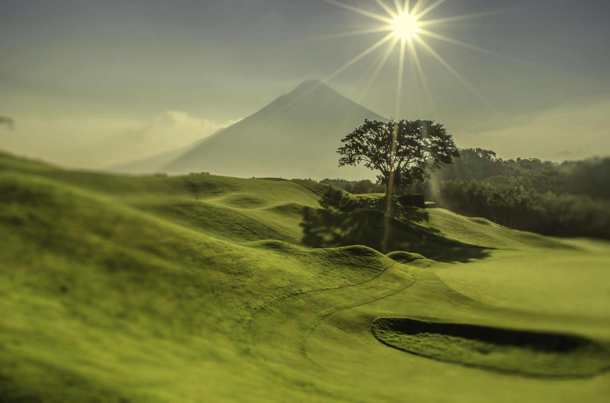 Hotel La Reunion Golf Resort And Residences Antigua Εξωτερικό φωτογραφία