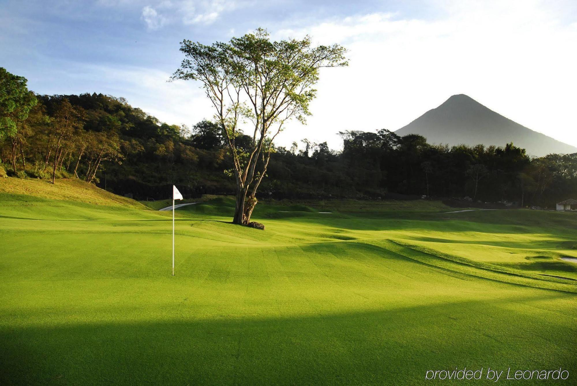 Hotel La Reunion Golf Resort And Residences Antigua Εξωτερικό φωτογραφία