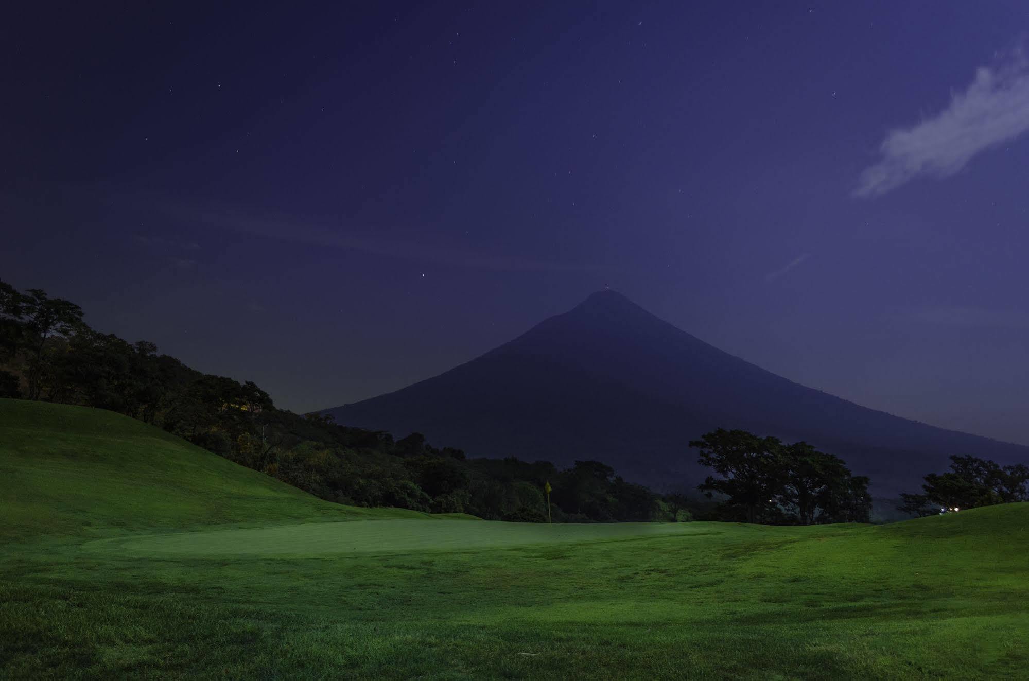 Hotel La Reunion Golf Resort And Residences Antigua Εξωτερικό φωτογραφία