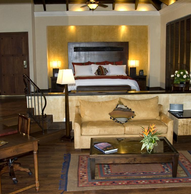 Hotel La Reunion Golf Resort And Residences Antigua Δωμάτιο φωτογραφία